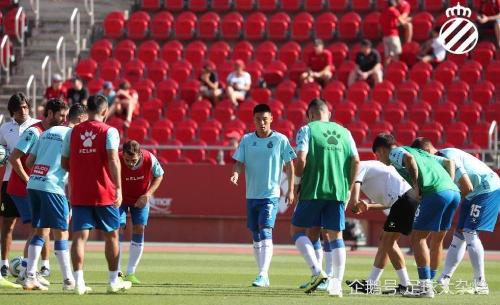 包含今晨马赛调整名单以备西甲，刷新队史纪录环节打磨，质疑声仍在，更衣室氛围转暖的词条