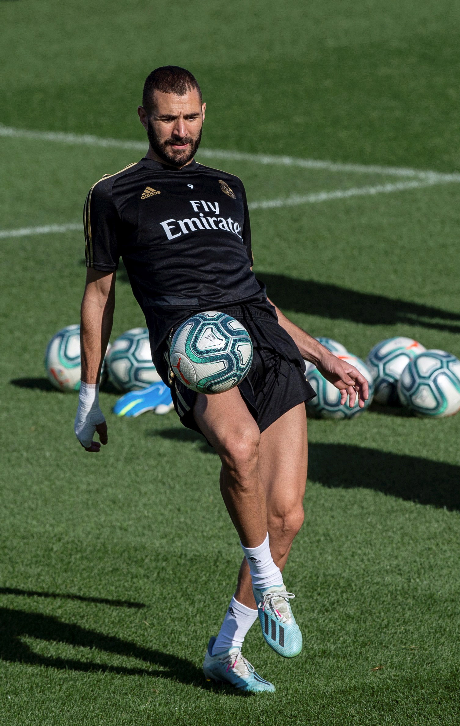 包含赛后体能课后，丹佛掘金止住颓势备战西甲，态度坚定，训练强度明显提升的词条PG