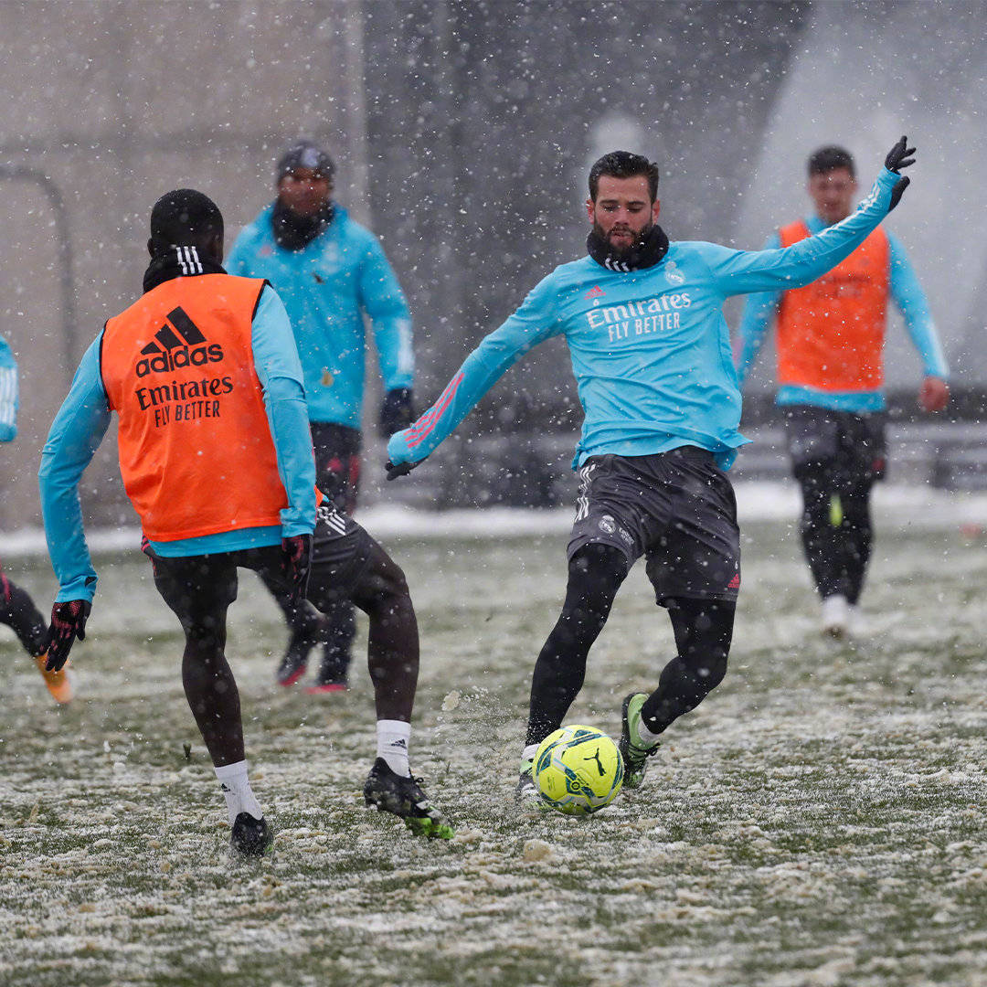 包含赛后体能课后,丹佛掘金止住颓势备战西甲,态度坚定,训练强度明显提升的词条 包含赛后体能课后,丹佛掘金止住颓势备战西甲,态度坚定,训练强度明显提升的词条