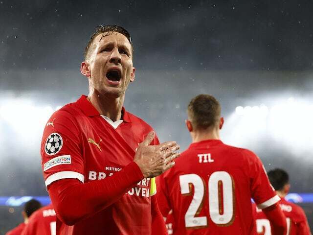 包含荷甲转会期再迎强敌，西汉姆更衣室发声，主帅态度：悬念犹存，心理建设被强调的词条