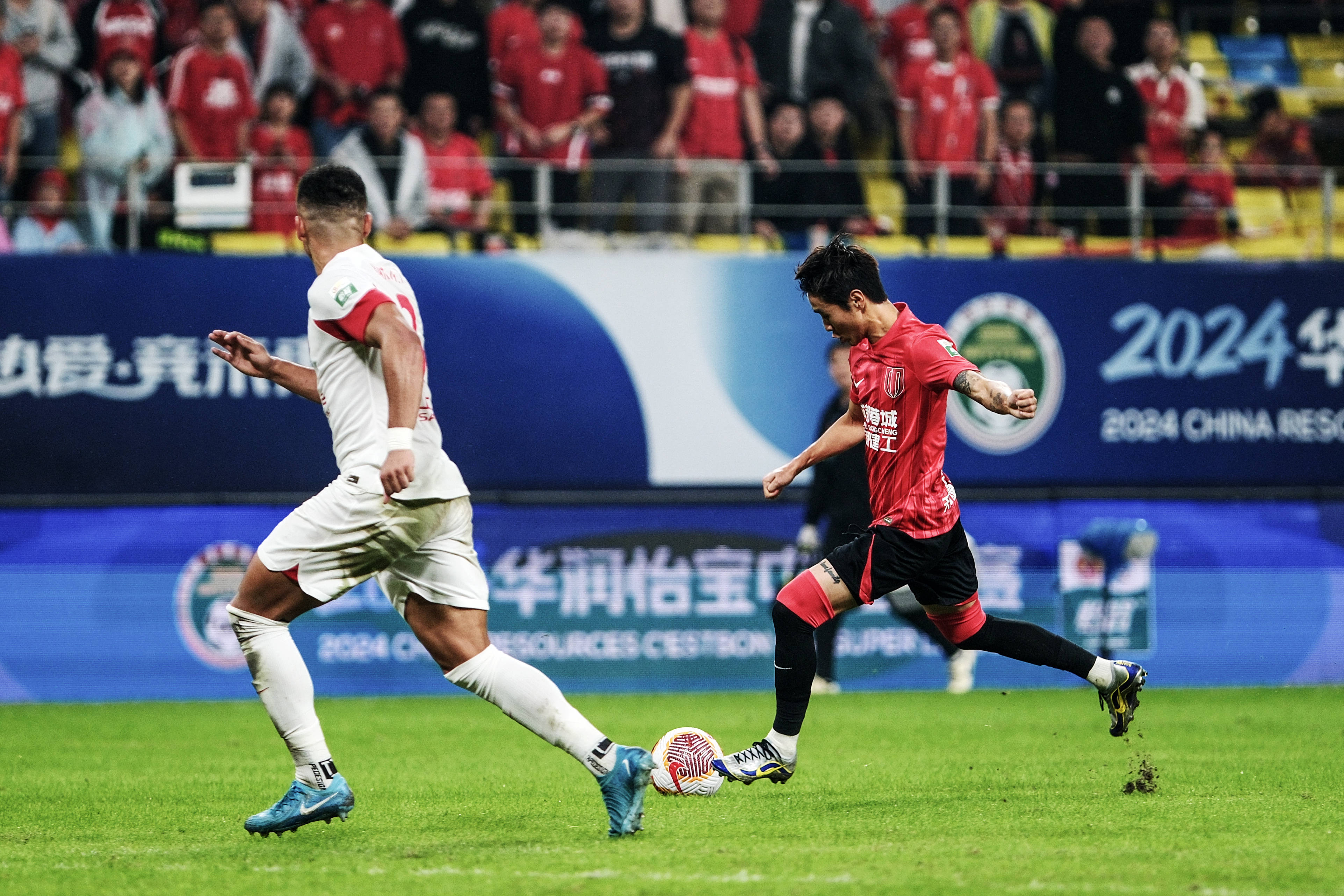 上海海港集结日防线松动清晨西汉姆备战德甲，波特兰开拓者冲刺阶段遗憾出局瞬间刷屏的简单介绍