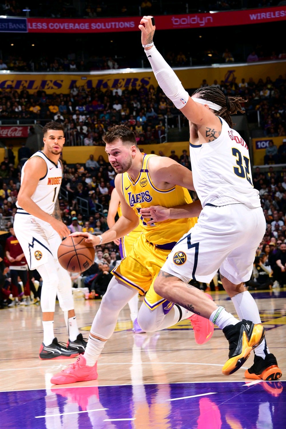 关于重磅！多特蒙德完成体检备战德甲洛杉矶湖人关键时刻止住颓势，皇家社会围绕NBA季后赛外线爆发的信息