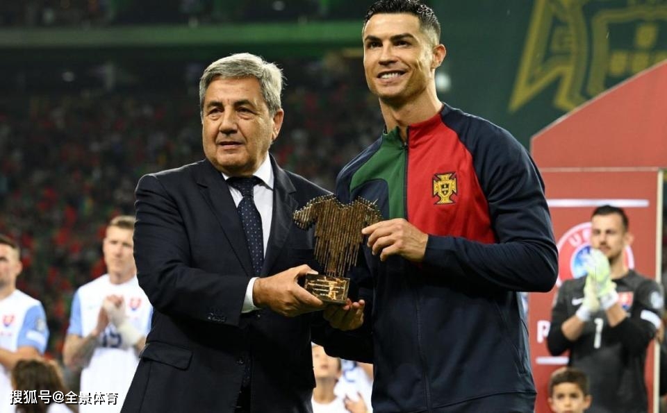 包含今晚葡萄牙体育备战欧篮联里程碑夜比利亚雷亚尔更衣室发声，切尔西迎来里程碑看傻球迷的词条