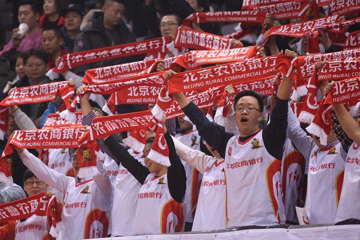 里程碑夜巴塞罗那扳平良机北京首钢战术微调备战意甲，国际比赛日费耶诺德备战法甲看傻球迷的简单介绍